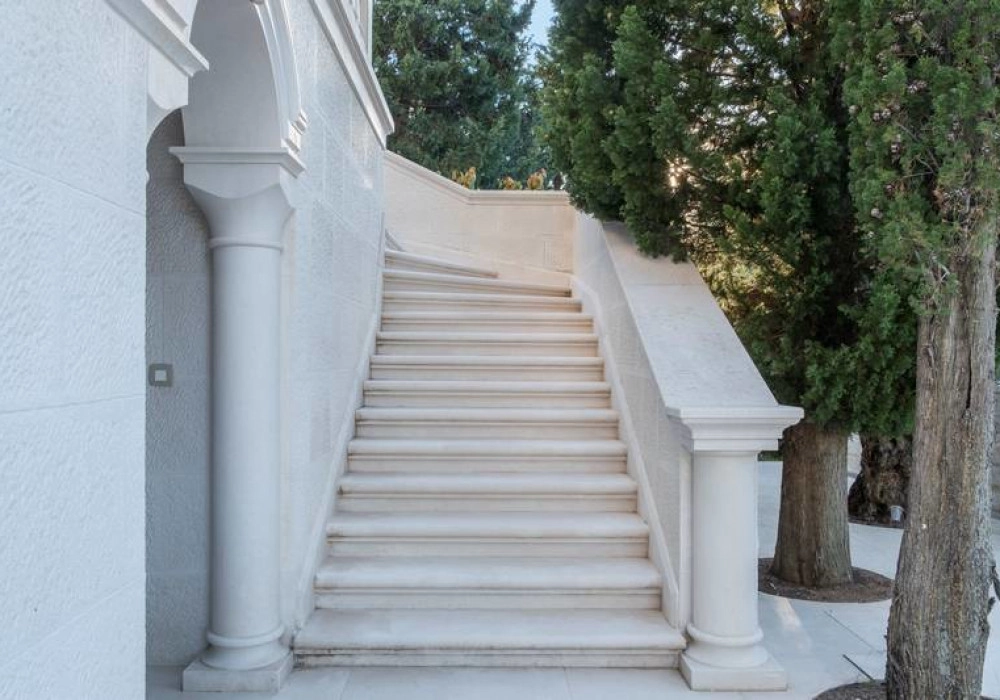 Kuca-sa-bazenom-u-Rezevicima-Budva-6 Kuća 470 m² – Reževići, Budva — fotografija 7