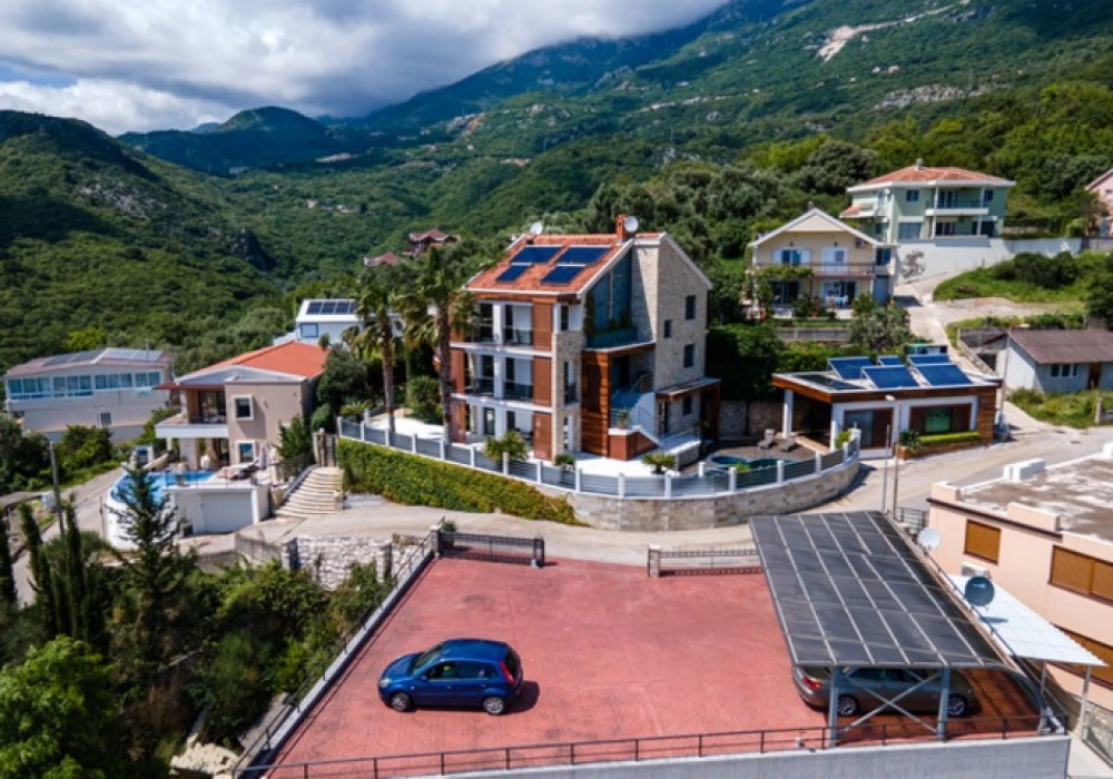 Kuca-sa-bazenom-u-Becicima-Budva-3 Kuća – Bečići, Budva — fotografija 4
