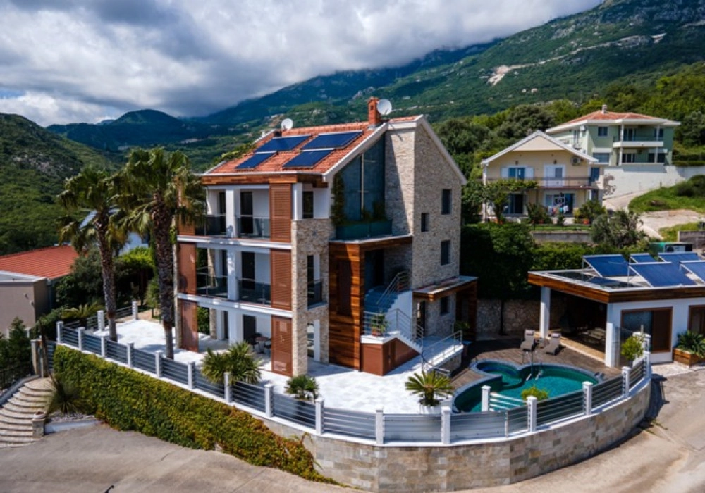 Kuca-sa-bazenom-u-Becicima-Budva-4 Kuća – Bečići, Budva — fotografija 5
