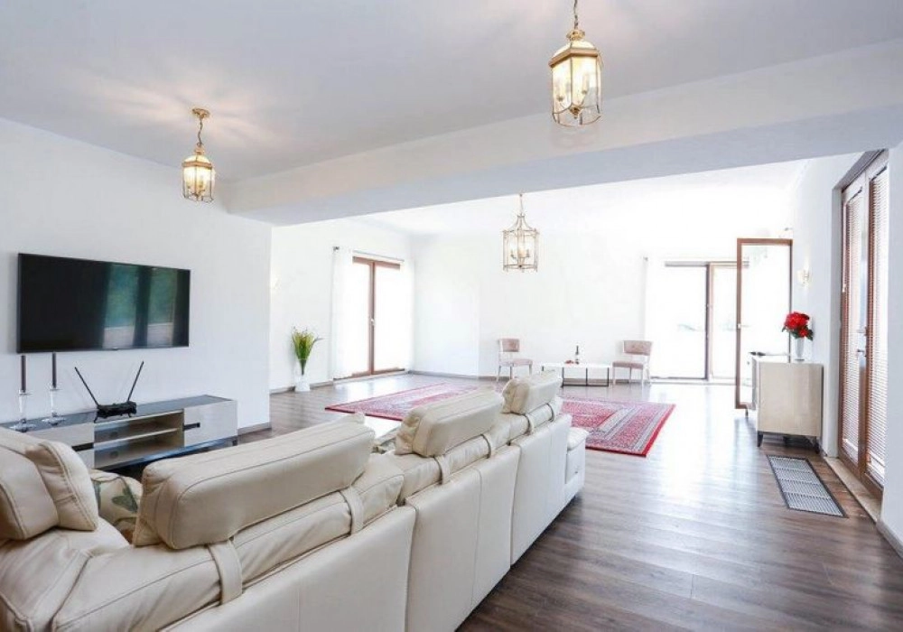Kuca-sa-dva-bazena-na-Lustici-Tivat-3 Kuća 517 m² – Tivat — fotografija 4