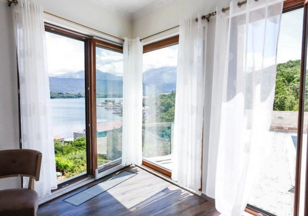 Kuca-sa-dva-bazena-na-Lustici-Tivat-7 Kuća 517 m² – Tivat — fotografija 8