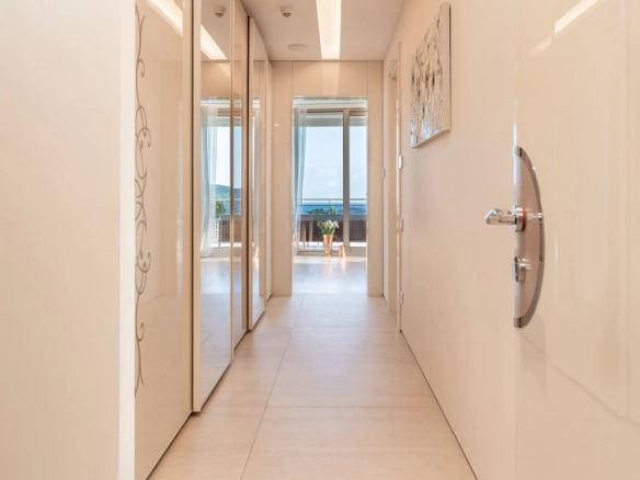 Četvorosoban stan 562 m² – Boreti, Budva — fotografija 10