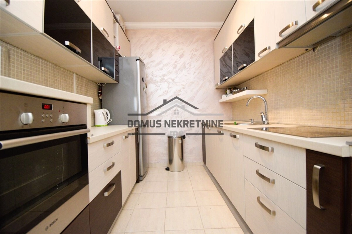 Dvosoban-namjesten-stan-90-m²-Preko-Morace-–-Podgorica-5 Izdavanje: Dvosoban stan 90 m² – Preko Morače, Podgorica — fotografija 6