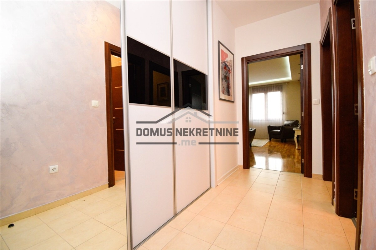 Dvosoban-namjesten-stan-90-m²-Preko-Morace-–-Podgorica-6 Izdavanje: Dvosoban stan 90 m² – Preko Morače, Podgorica — fotografija 7