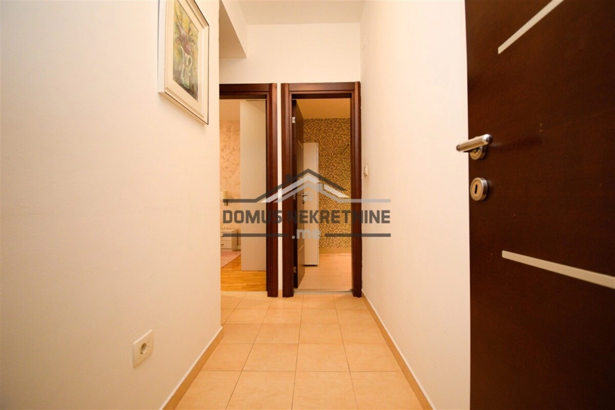 Dvosoban-namjesten-stan-90-m²-Preko-Morace-–-Podgorica-8 Izdavanje: Dvosoban stan 90 m² – Preko Morače, Podgorica — fotografija 9
