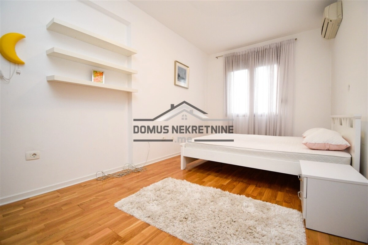 Dvosoban-namjesten-stan-90-m²-Preko-Morace-–-Podgorica-12 Izdavanje: Dvosoban stan 90 m² – Preko Morače, Podgorica — fotografija 13