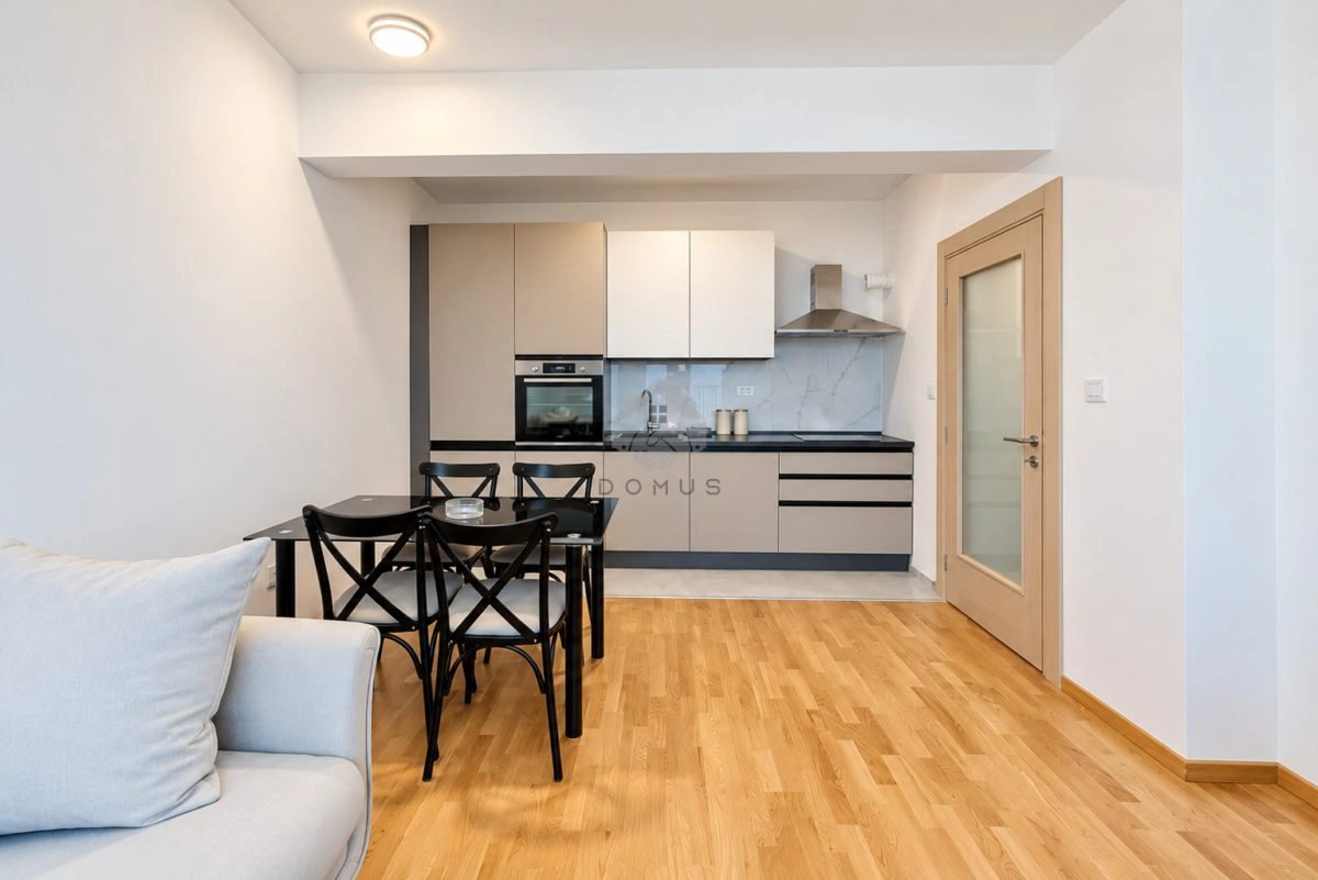Jednosoban-namjesten-stan-49-m²-Stara-Varos-–-Podgorica-2 Izdavanje: Jednosoban stan 49 m² – Stara Varoš, Podgorica — fotografija 3