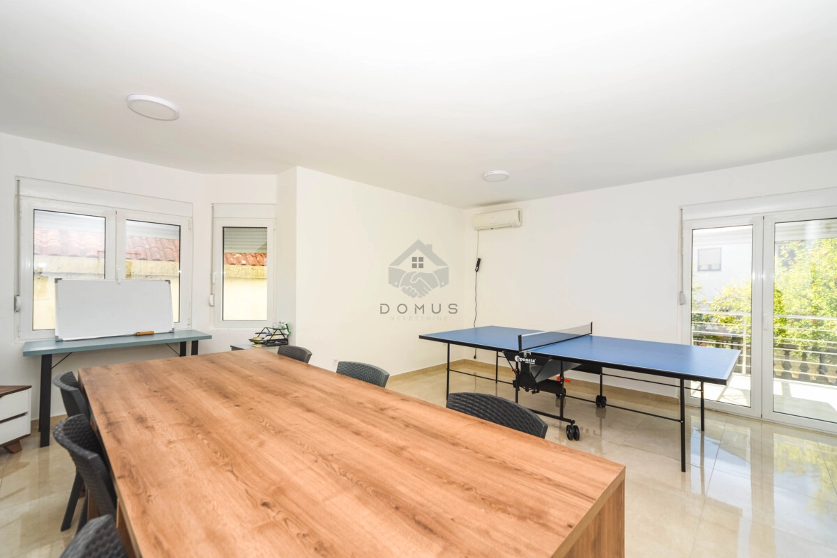 Kuca-500-m²-na-placu-350-m²-Stari-Aerodrom-–-Podgorica-5 Izdavanje: Kuća 500 m² – Stari aerodrom, Podgorica — fotografija 6