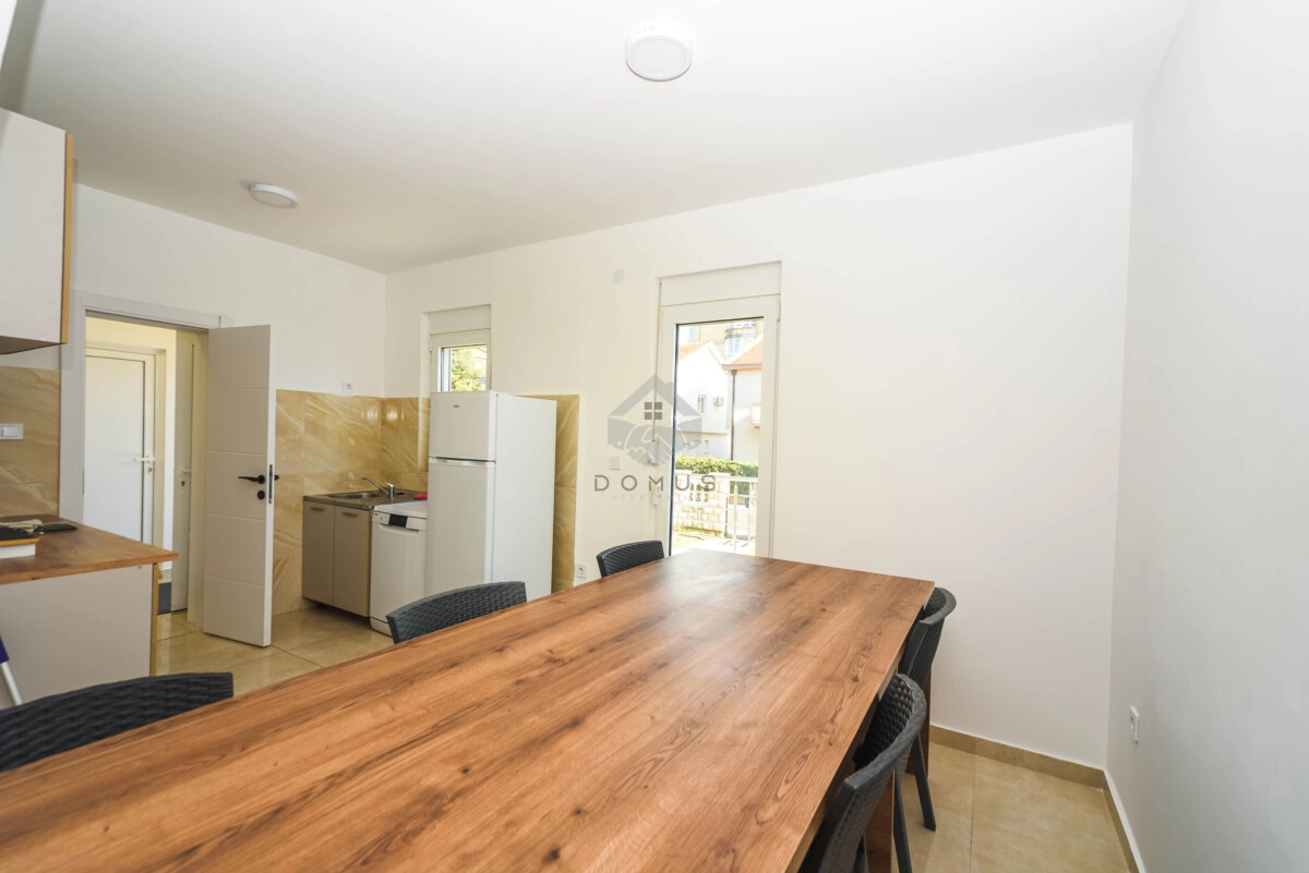 Kuca-500-m²-na-placu-350-m²-Stari-Aerodrom-–-Podgorica-6 Izdavanje: Kuća 500 m² – Stari aerodrom, Podgorica — fotografija 7