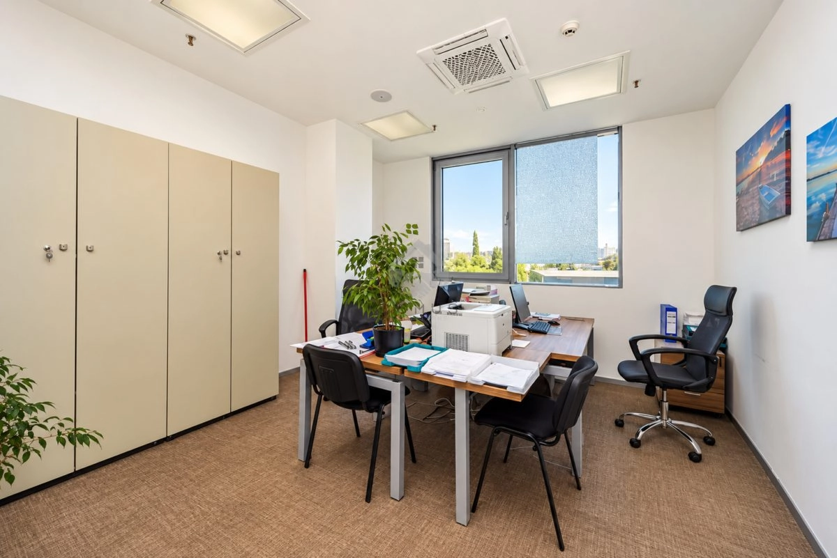 Kancelarijski-prostor-100-m²-Donja-Gorica-–-Podgorica-2 Poslovni prostor 100 m² – Donja Gorica, Podgorica — fotografija 3