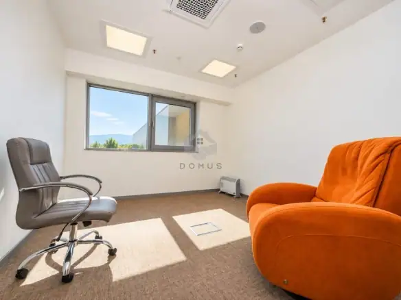Poslovni prostor 100 m² – Donja Gorica, Podgorica — fotografija 6