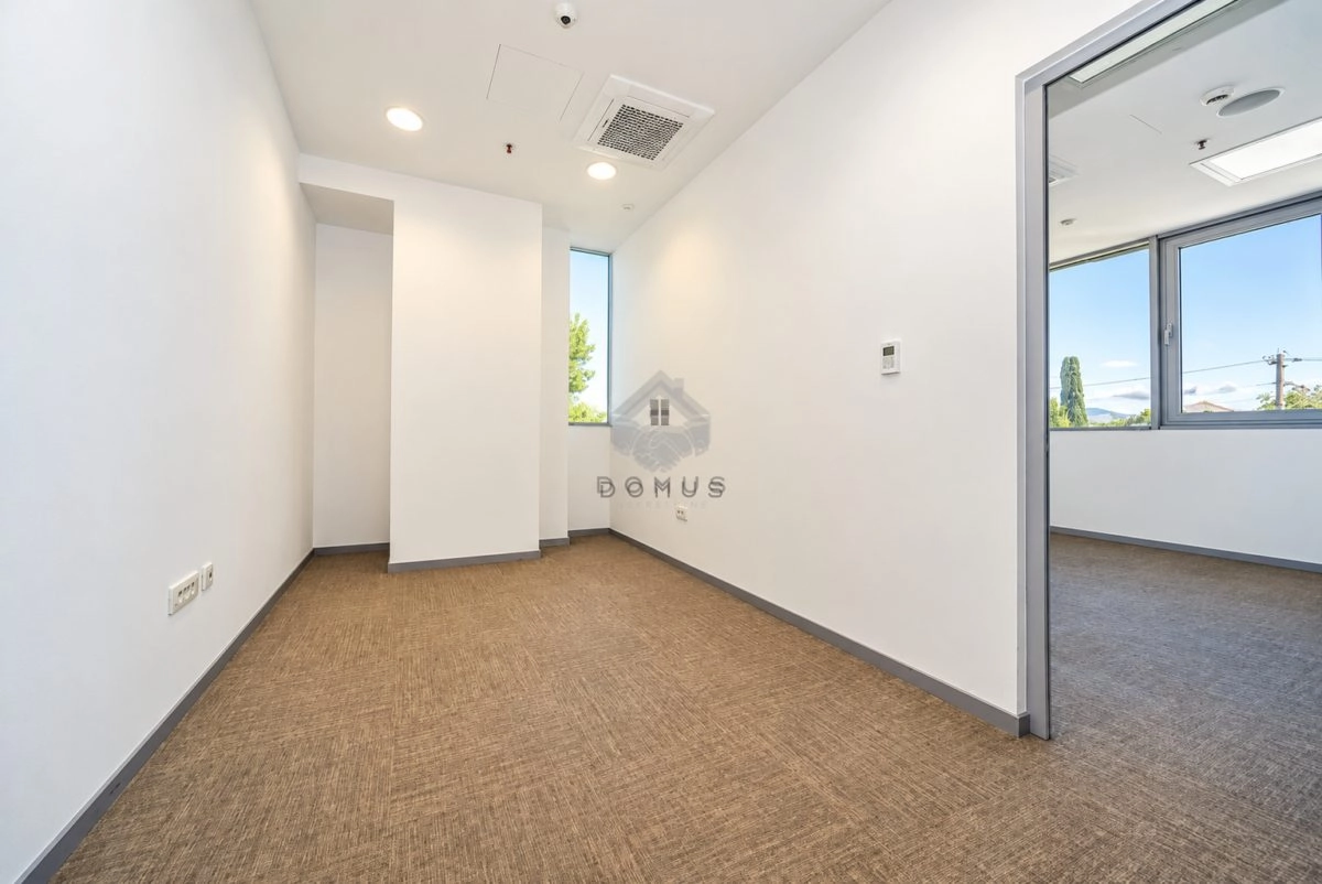 Kancelarijski-prostor-100-m²-Donja-Gorica-–-Podgorica-11 Poslovni prostor 100 m² – Donja Gorica, Podgorica — fotografija 12