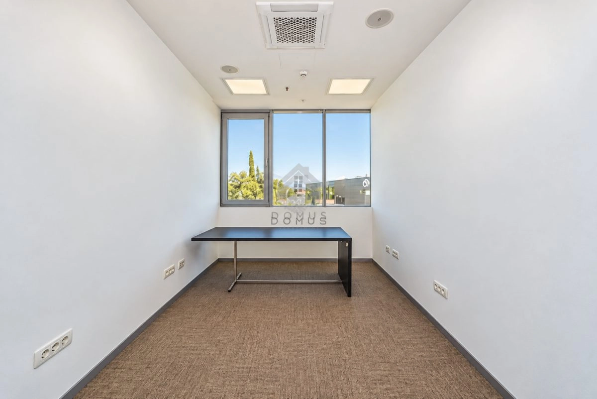 Kancelarijski-prostor-100-m²-Donja-Gorica-–-Podgorica-13 Poslovni prostor 100 m² – Donja Gorica, Podgorica — fotografija 14