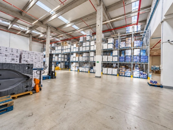 Magacinski prostor 600 m²