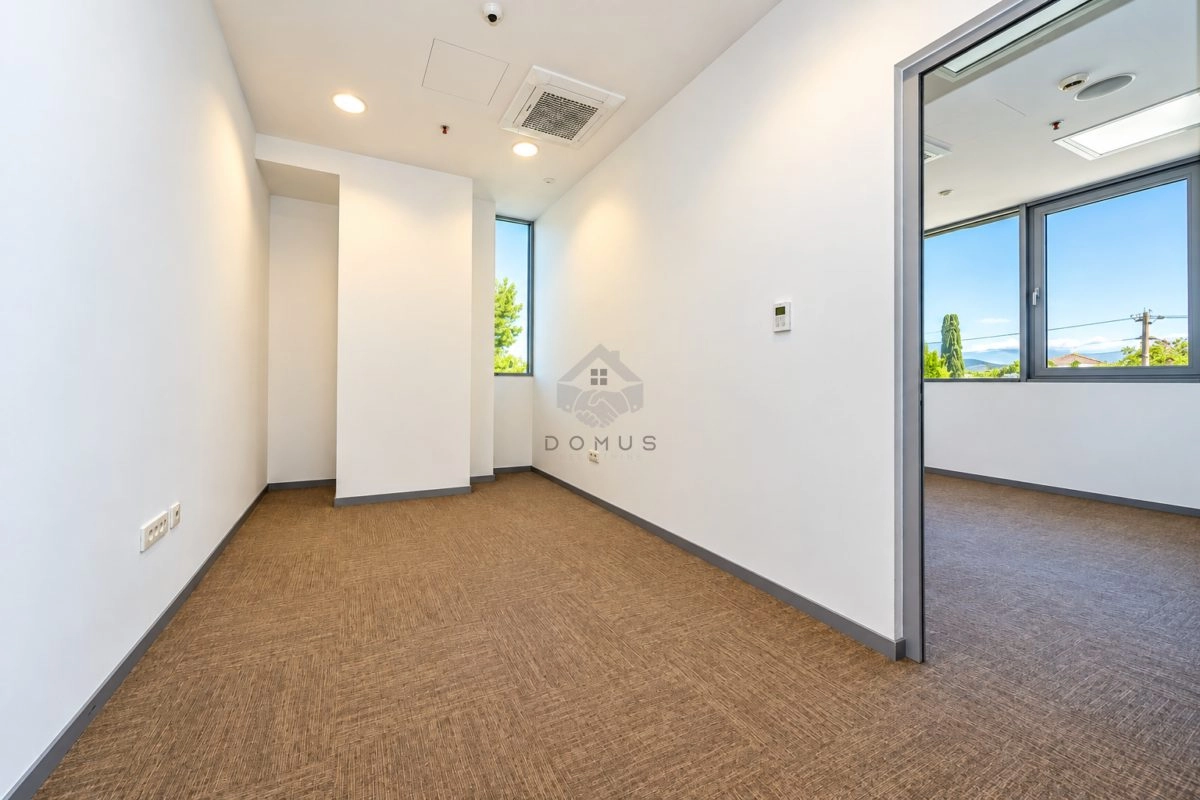 Magacinski-prostor-600-m²-Donja-Gorica-–-Podgorica-3 Poslovni prostor 600 m² – Donja Gorica, Podgorica — fotografija 4