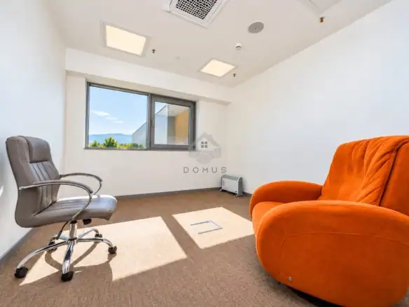 Poslovni prostor 600 m² – Donja Gorica, Podgorica — fotografija 13