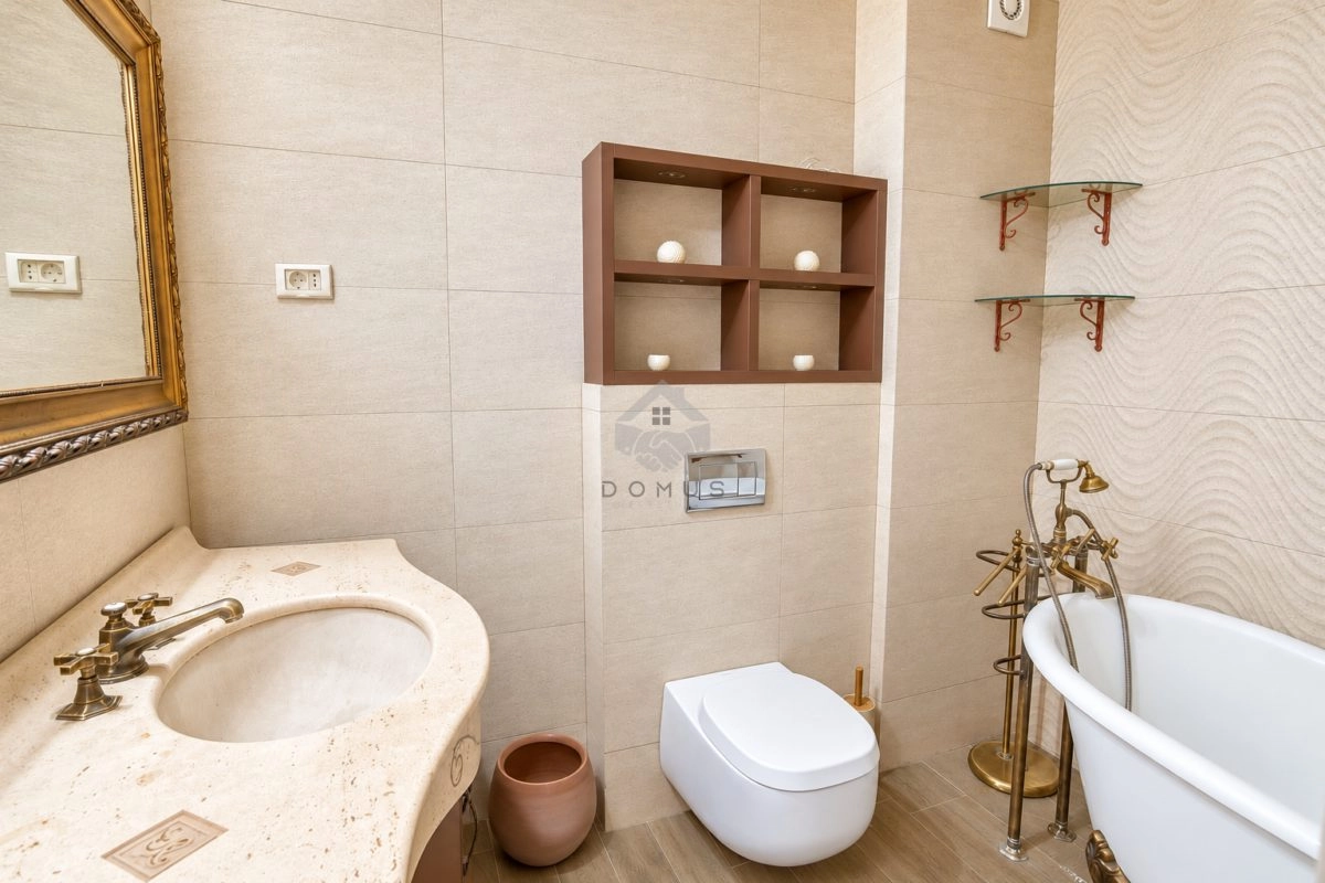 Dvosoban-stan-73-m²-garaza-City-Kvart-–-Podgorica-8 Izdavanje: Dvosoban stan 73 m² – City kvart, Podgorica — fotografija 9