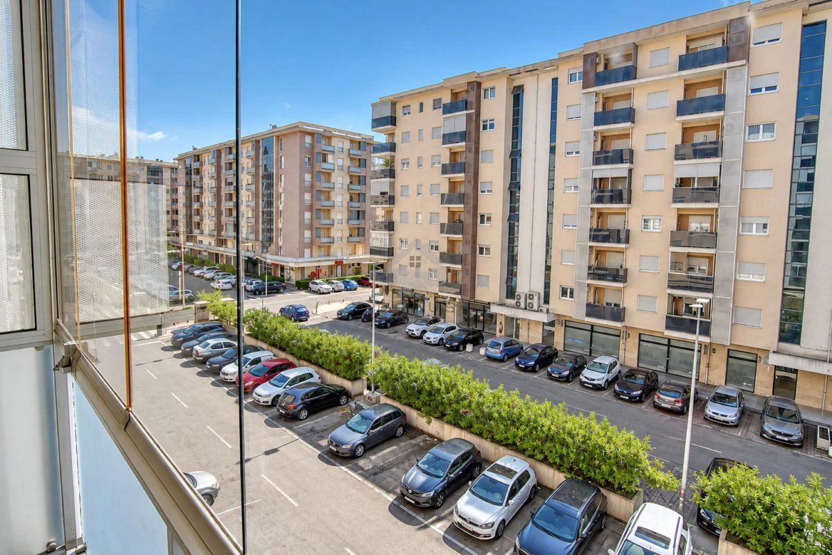 Dvosoban-stan-73-m²-garaza-City-Kvart-–-Podgorica-9 Izdavanje: Dvosoban stan 73 m² – City kvart, Podgorica — fotografija 10