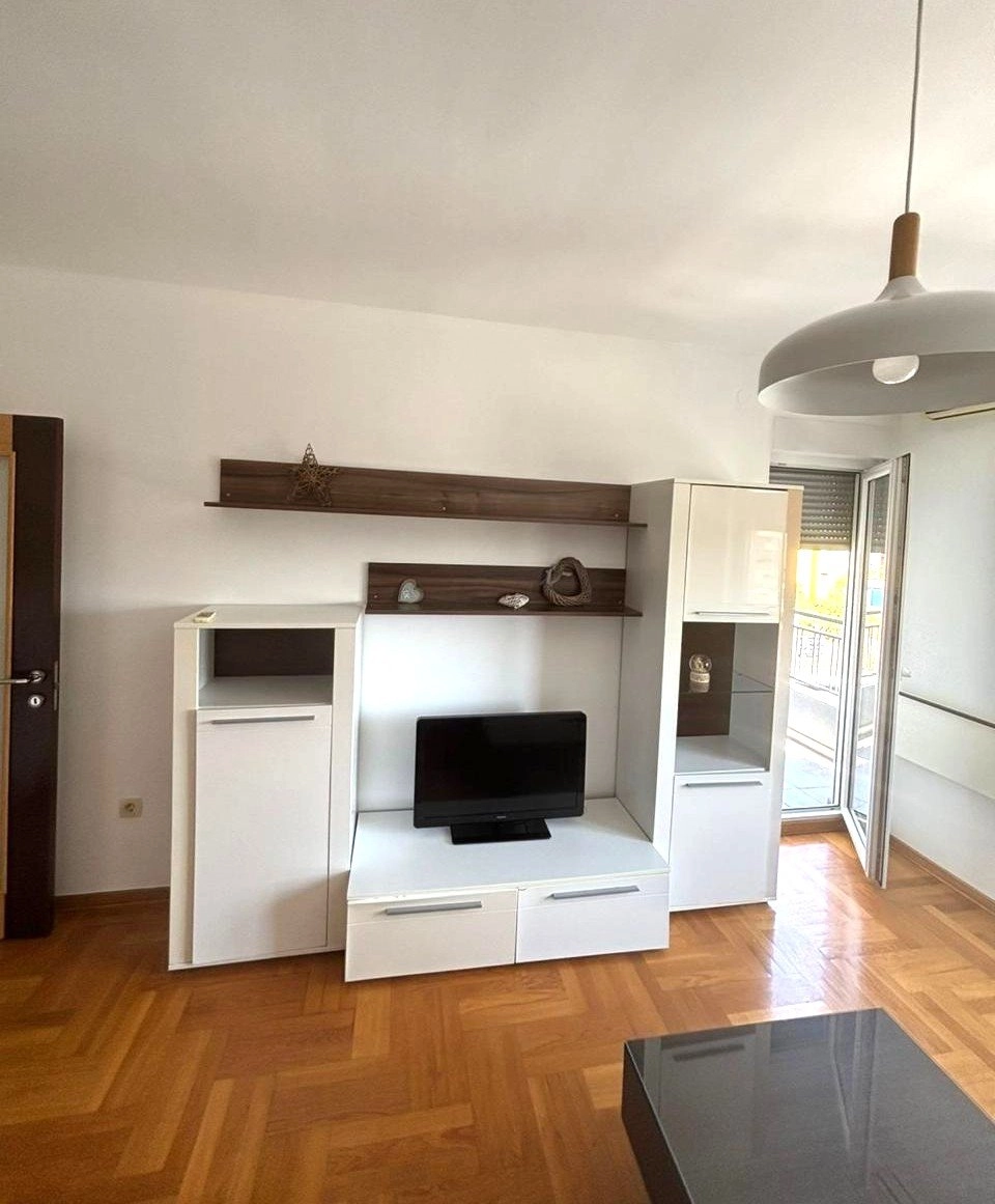 Jednosoban-stan-u-Pobrezju-Podgorica-1 Izdavanje: Jednosoban stan 45 m² – Pobrežje, Podgorica — fotografija 2