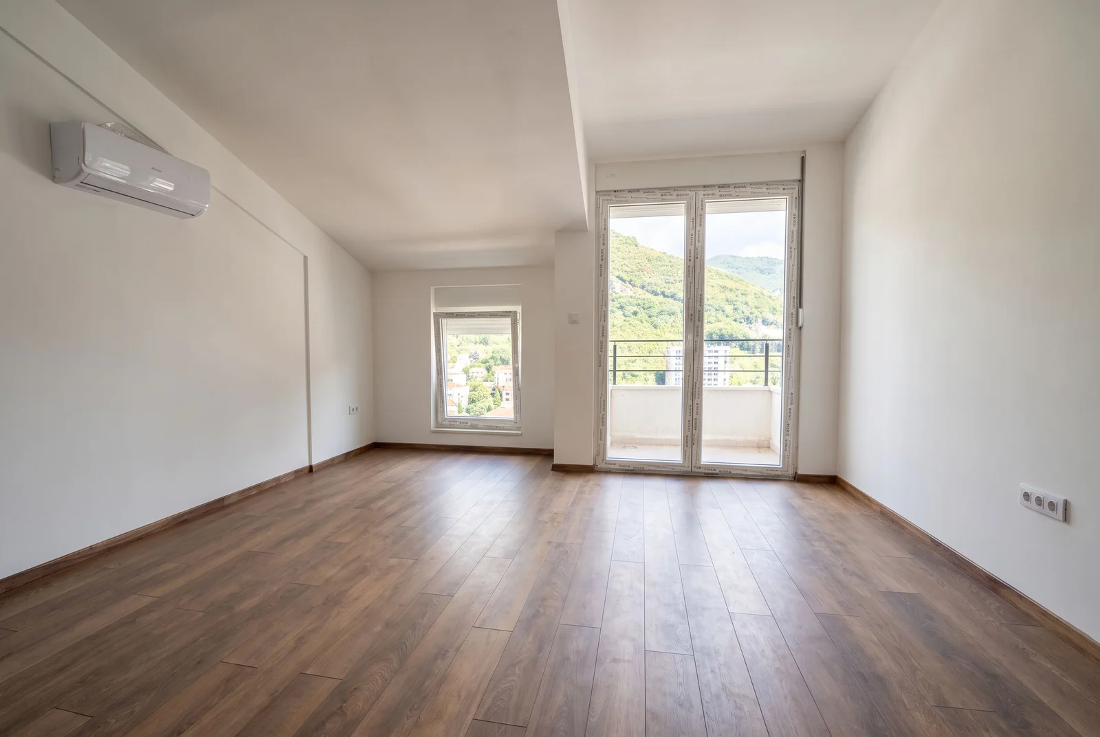 Jednosoban-stan-na-poslednjem-spratu-u-Budvi-1 Jednosoban stan 46 m² – Budva — fotografija 2