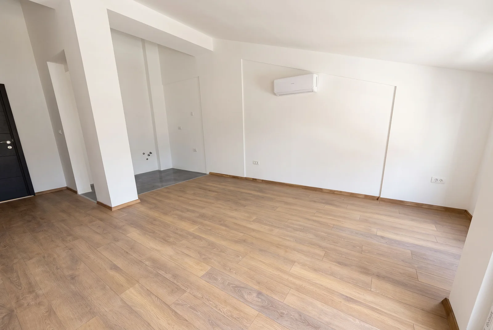 Jednosoban-stan-na-poslednjem-spratu-u-Budvi-3 Jednosoban stan 46 m² – Budva — fotografija 4