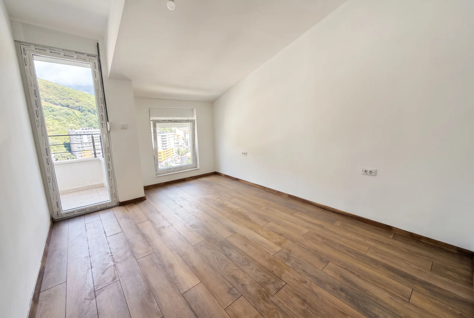 Jednosoban-stan-na-poslednjem-spratu-u-Budvi-4 Jednosoban stan 46 m² – Budva — fotografija 5