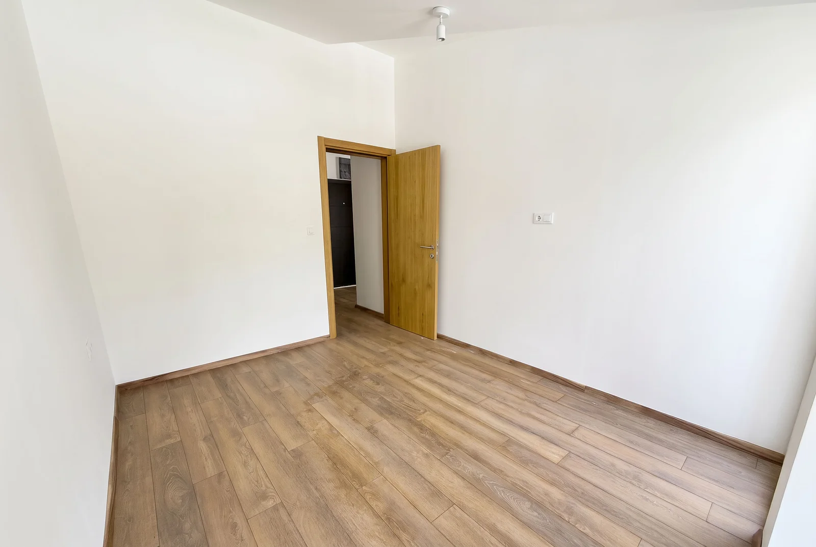 Jednosoban-stan-na-poslednjem-spratu-u-Budvi-5 Jednosoban stan 46 m² – Budva — fotografija 6