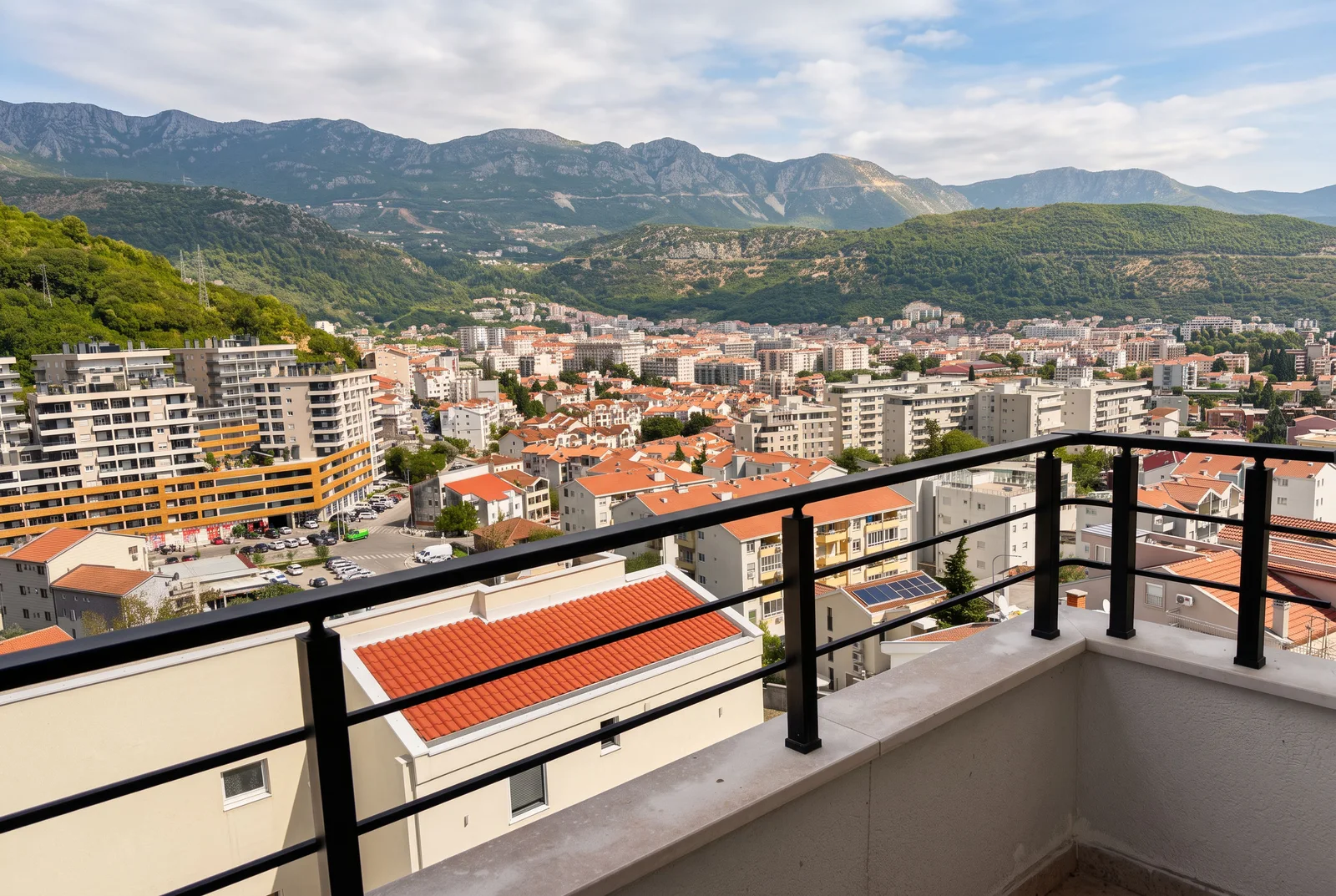 Jednosoban-stan-na-poslednjem-spratu-u-Budvi-9 Jednosoban stan 46 m² – Budva — fotografija 10
