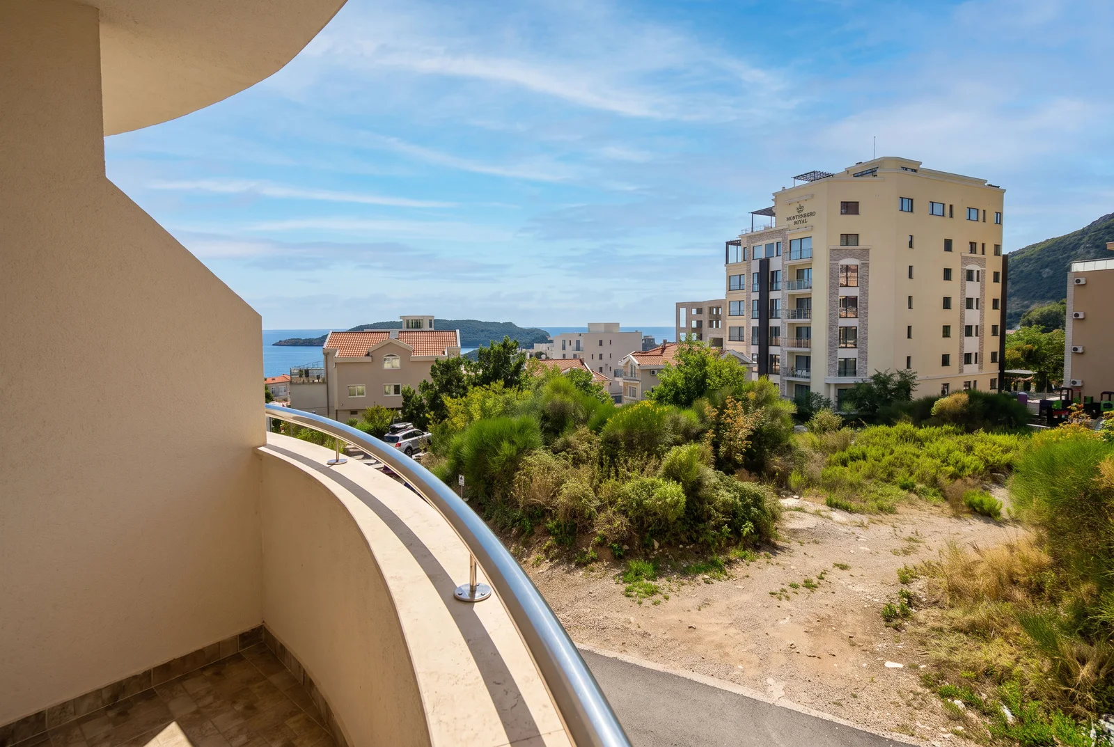 Jednosoban-stan-sa-terasom-u-Becicima-Budva-2 Jednosoban stan 45 m² – Bečići, Budva — fotografija 3