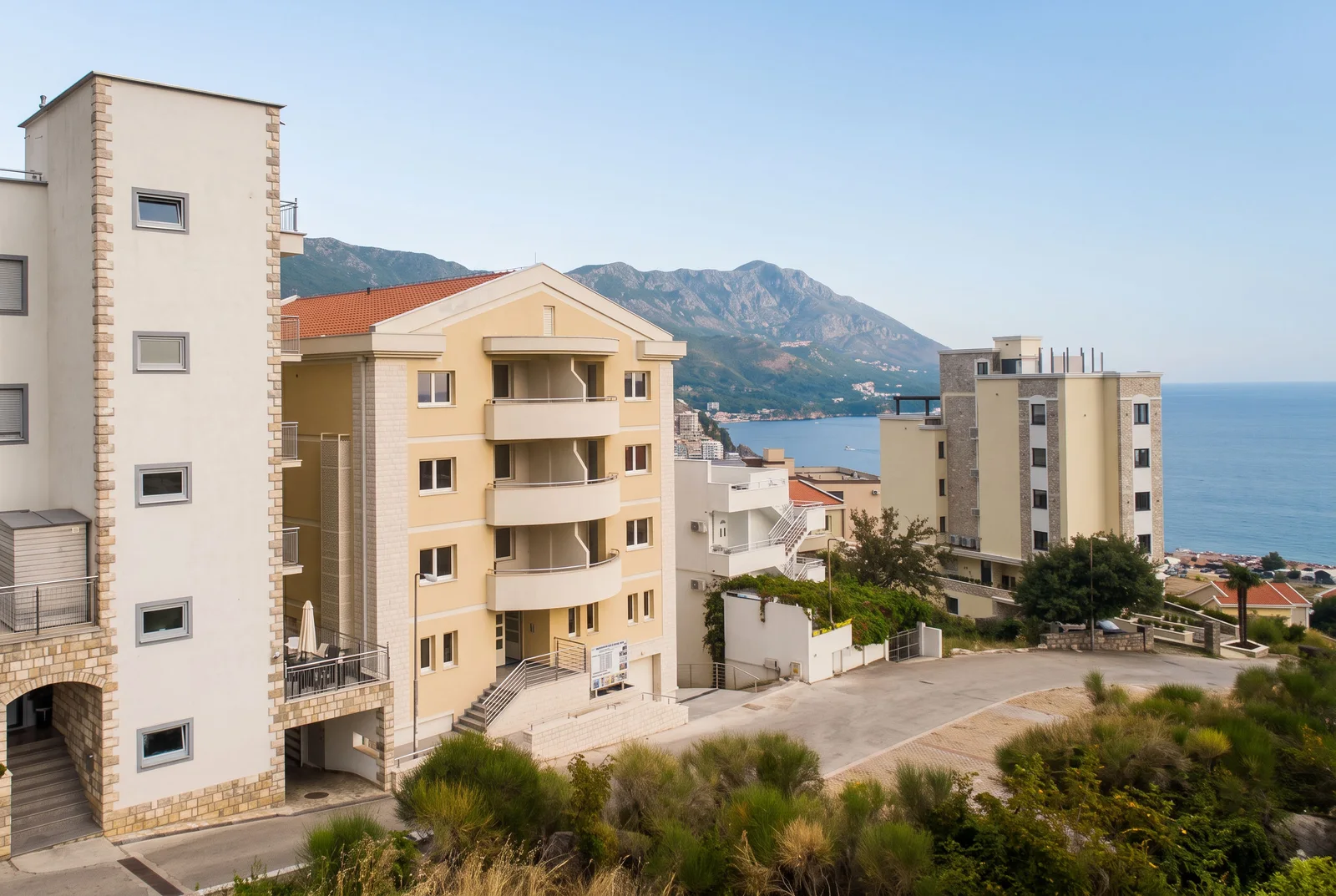 Jednosoban-stan-sa-terasom-u-Becicima-Budva-3 Jednosoban stan 45 m² – Bečići, Budva — fotografija 4