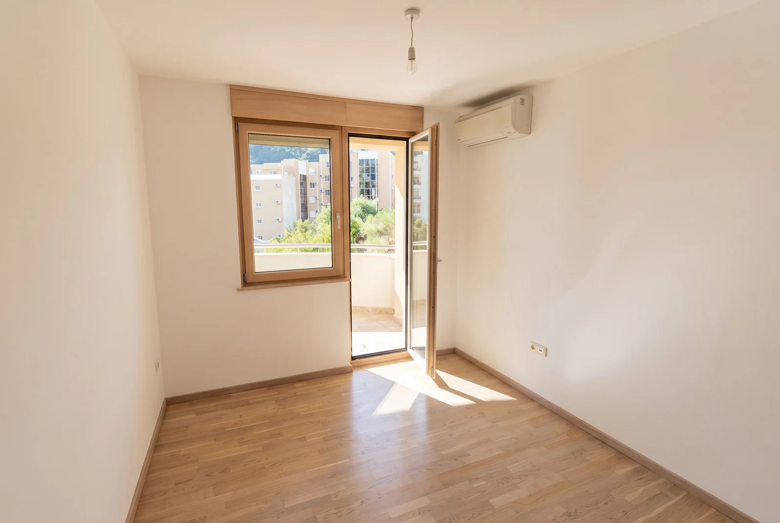 Jednosoban-stan-sa-terasom-u-Becicima-Budva-5 Jednosoban stan 45 m² – Bečići, Budva — fotografija 6