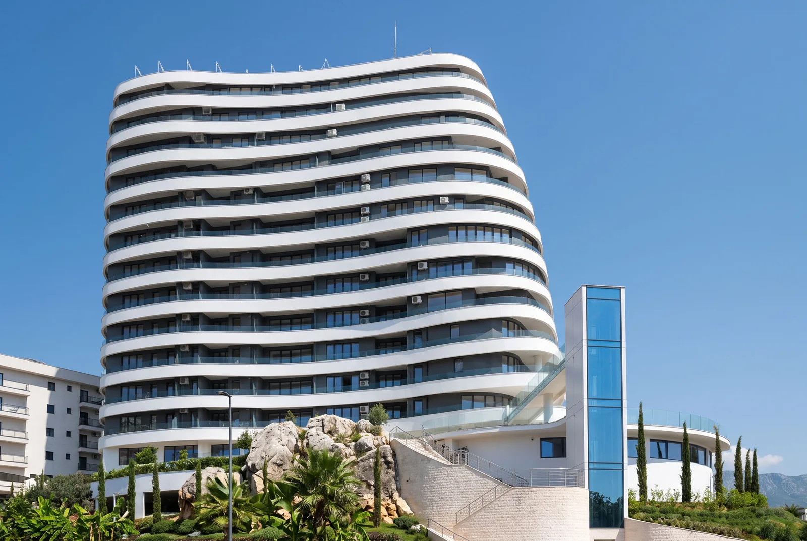 Jednosoban-namjesten-stan-sa-terasom-u-Becicima-Budva-5 Izdavanje: Jednosoban stan 47 m² – Bečići, Budva — fotografija 6