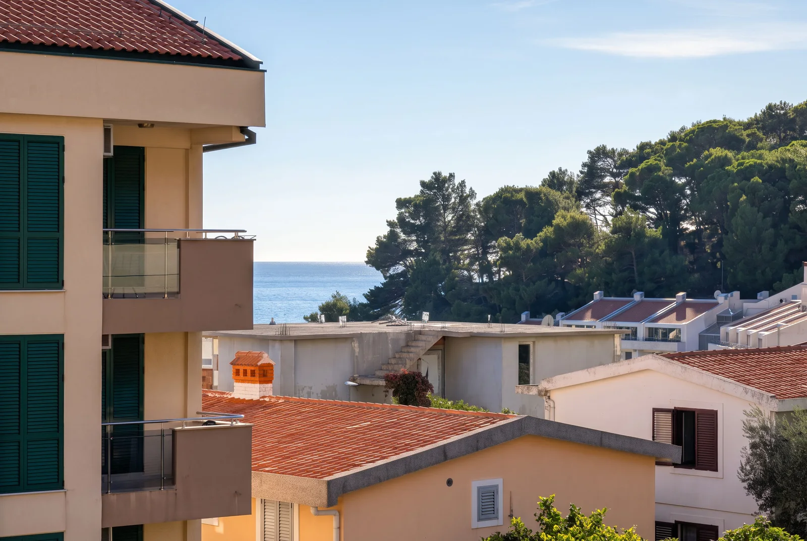 Dvosoban-stan-sa-pogledom-na-more-u-Petrovcu-Budva-6 Dvosoban stan 77 m² – Petrovac, Budva — fotografija 7