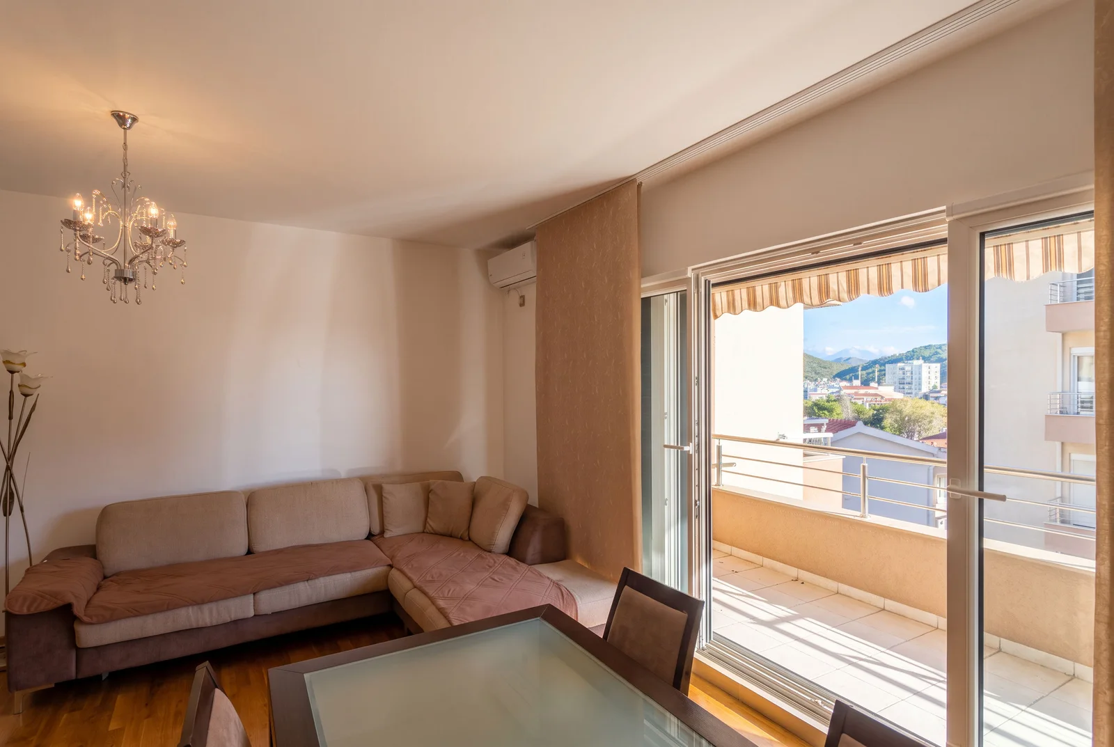 Dvosoban-stan-sa-pogledom-na-more-u-Petrovcu-Budva-7 Dvosoban stan 77 m² – Petrovac, Budva — fotografija 8