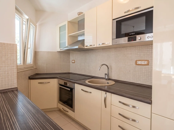 Dvosoban stan 77 m² – Petrovac, Budva — fotografija 10