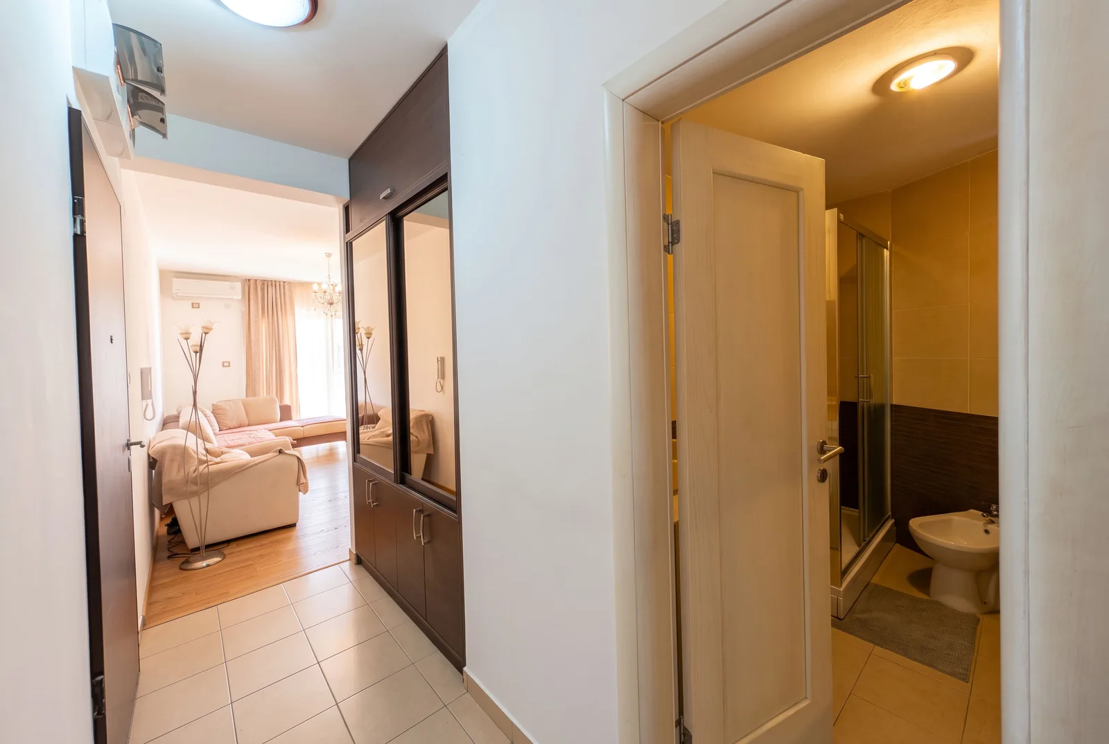 Dvosoban-stan-sa-pogledom-na-more-u-Petrovcu-Budva-11 Dvosoban stan 77 m² – Petrovac, Budva — fotografija 12