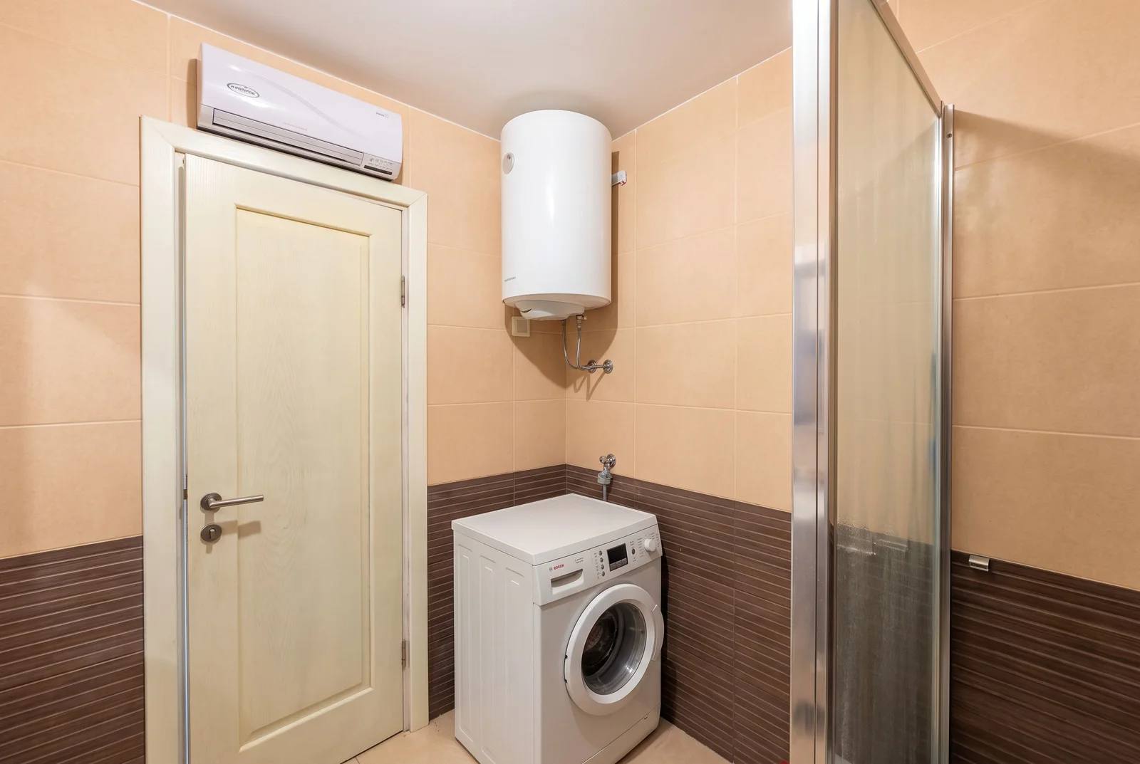 Dvosoban-stan-sa-pogledom-na-more-u-Petrovcu-Budva-15 Dvosoban stan 77 m² – Petrovac, Budva — fotografija 16