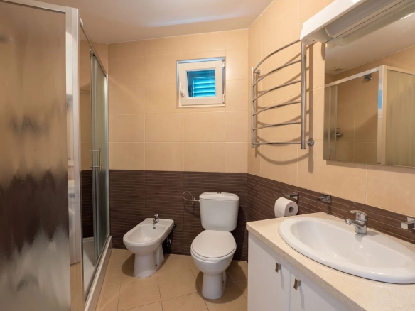 Dvosoban stan 77 m² – Petrovac, Budva — fotografija 17