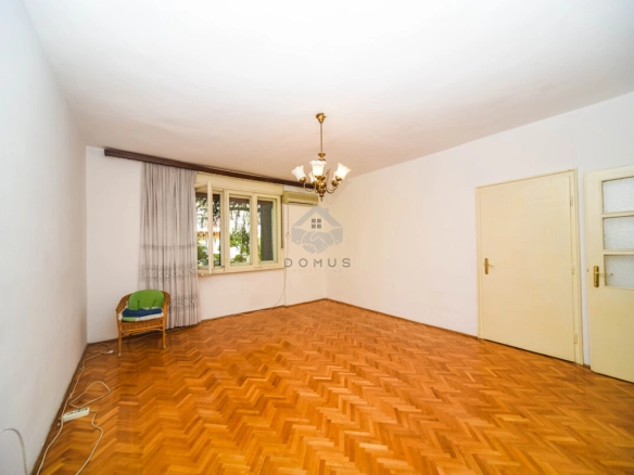 Dvosoban stan 80 m²