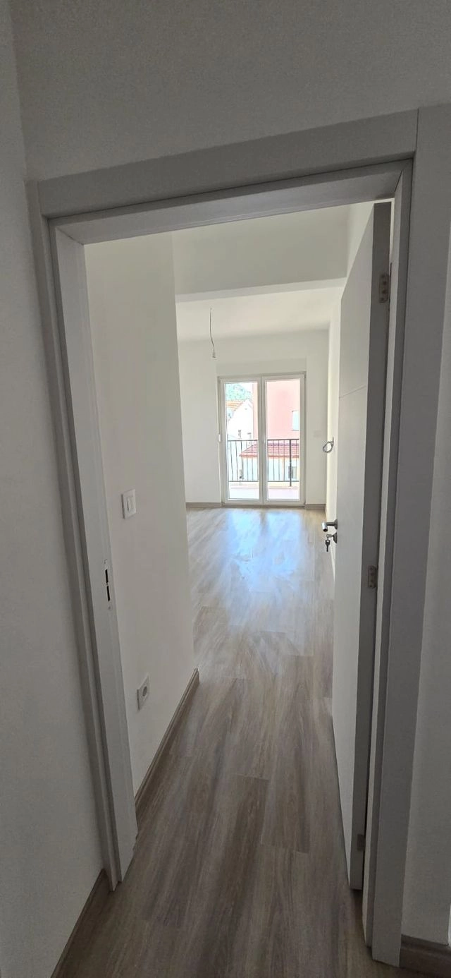 Jednosoban-stan-56-m²-u-Lazima-Budva-5 Jednosoban stan 56 m² – Lazi, Budva — fotografija 6